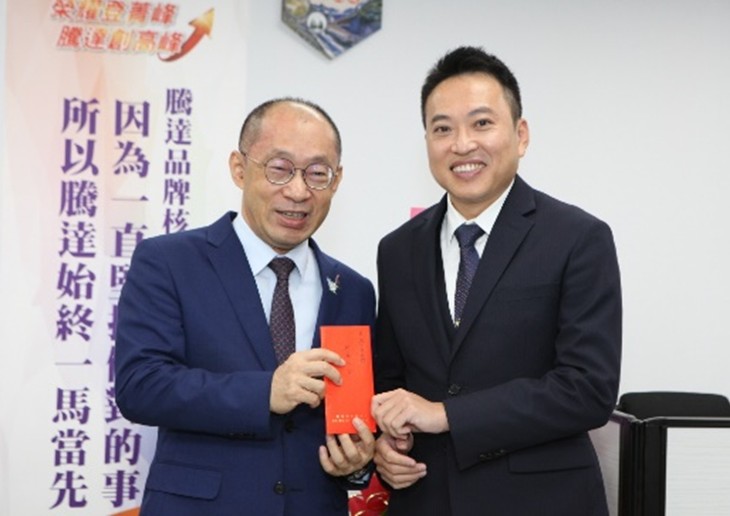 劉仲泰總經理與夥伴合影