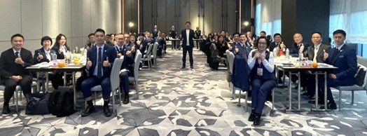 主管策劃會報室內合影